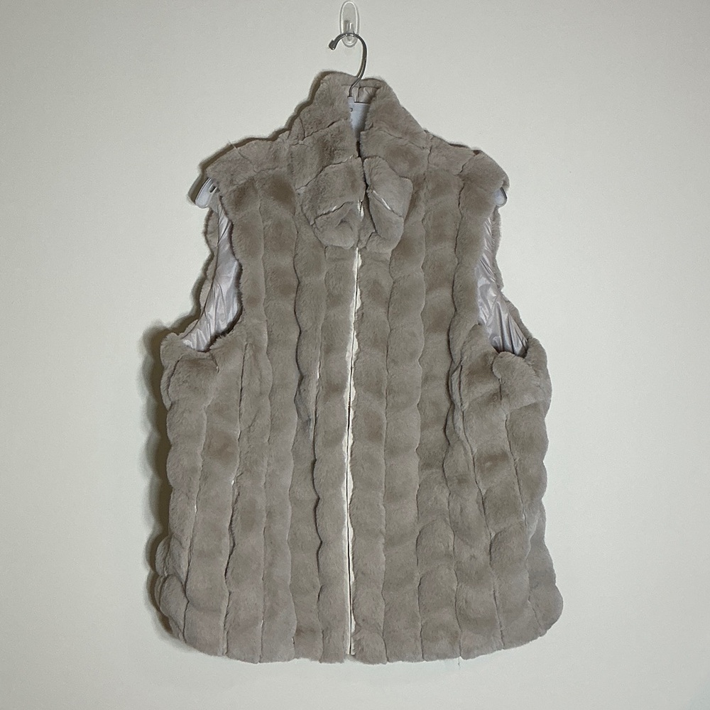 Via Spiga Light Gray Faux Fur Vest